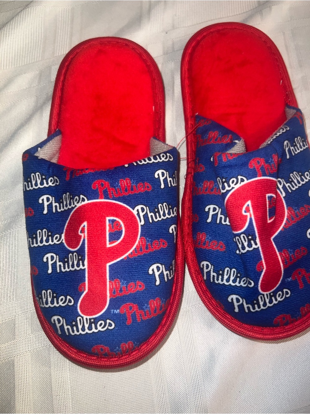 Philadelphia Phillies FOCO slippers youth size large 5/6- new without tags